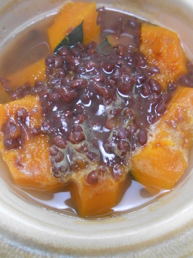 22日冬至・かぼちゃとゆであずき缶の煮物の写真