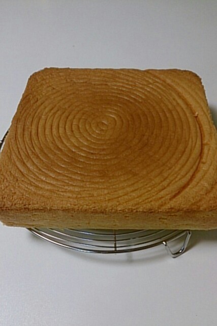 21センチ角パイレックスのスポンジケーキの画像