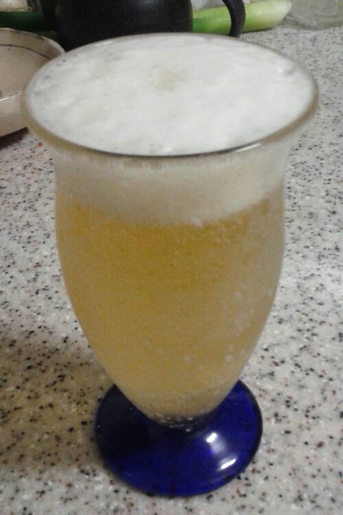 シャンディーガフイギリスのカクテルビールの画像