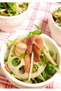 副菜★蓮根とベーコンの水菜サラダ