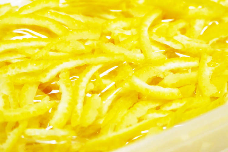 冷凍保存で作り置き 柚子の皮の細切り レシピ 作り方 By ほっこり の クックパッド 簡単おいしいみんなのレシピが349万品