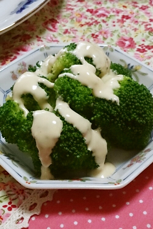 ブロッコリー(野菜)のマヨぽんソースの画像