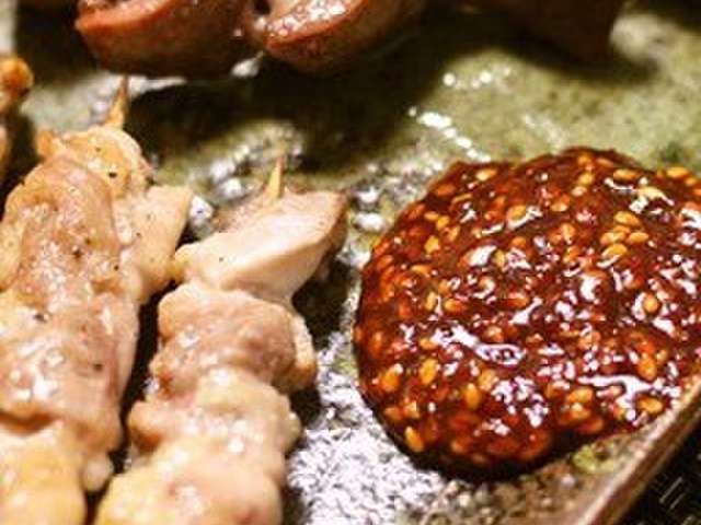 焼き鳥 辛味噌 レシピ 食べ物の写真