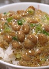 簡単おいしい☆納豆とポン酢の卵かけご飯