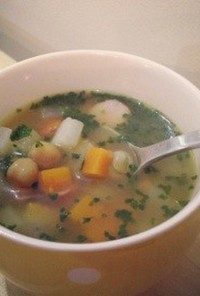 野菜たっぷりお豆と根菜のスープ