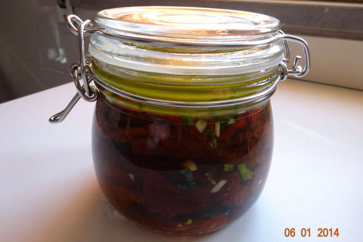 ドライトマトのオイル漬け レシピ 作り方 By Arsinda クックパッド 簡単おいしいみんなのレシピが356万品