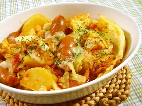キャベツとソーセージのトマト煮こみ