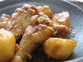 疲れ撃退!手羽元とじゃがいものスッパ煮