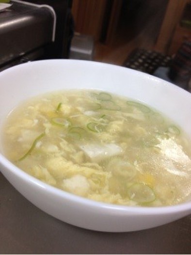 豆腐と卵とコーンの中華スープの写真