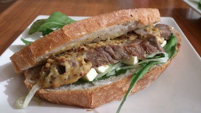 ローストビーフのサンドイッチの写真
