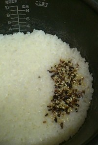 白米＆雑穀米を同時炊飯！