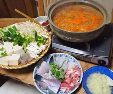 お鍋：キムチのピリ辛鍋の写真