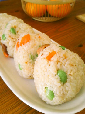 鏡開きのお餅で簡単・おこわ風炊き込みご飯