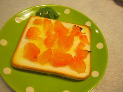 甘酸っぱい♡グレープフルーツのトーストの写真