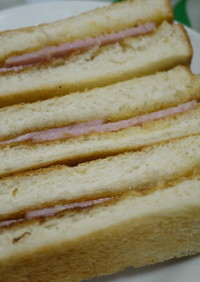 マーマレードとハムのサンドイッチ