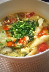 酸辣湯（サンラータン）でスープ餃子