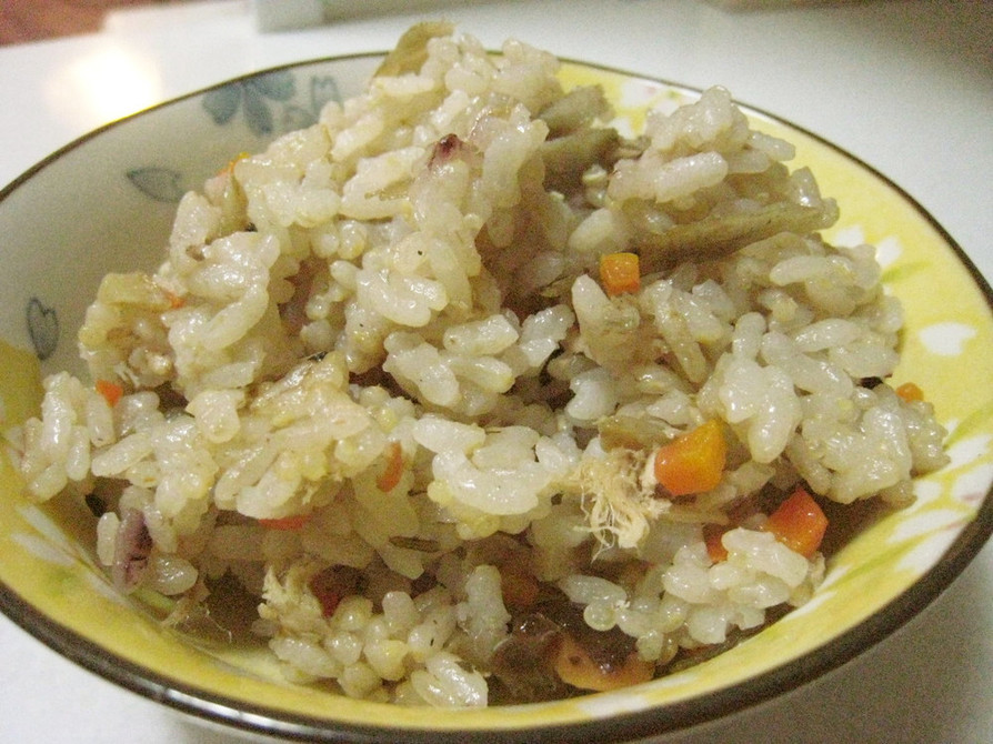 ジャーで炊込ご飯　十六穀米＋ツナ＋ごぼうの画像