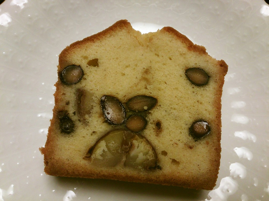 黒豆と渋皮栗のパウンドケーキの画像