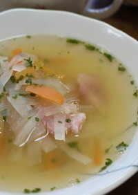根菜とベーコンのスープ。