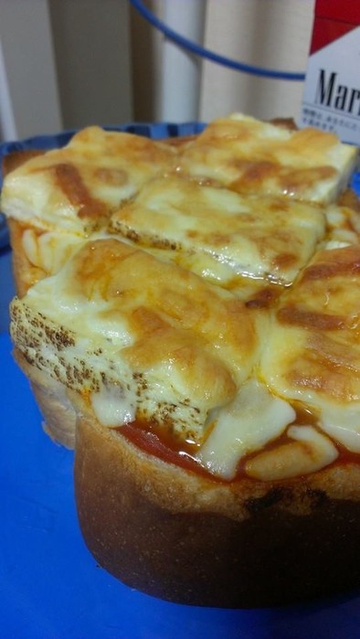焼き豆腐チーズピザ醤油垂らしトースト♡の写真