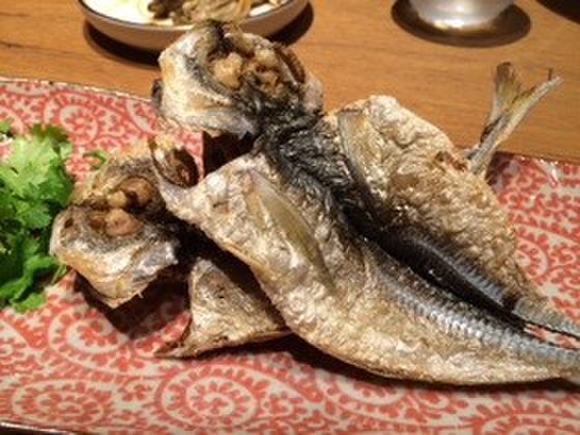 小アジ干物の素揚げ おつまみ レシピ 作り方 By ぶたうさぎ クックパッド 簡単おいしいみんなのレシピが361万品