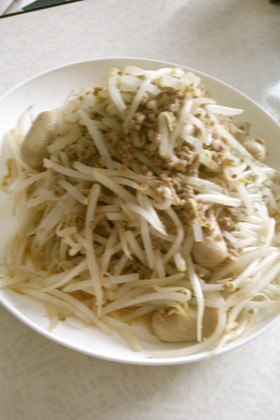 もやし挽き肉ウインナー炒め