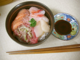 ねぎトロ海鮮丼・みんと風