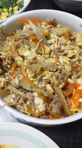 ごぼう・にんじん・ひき肉の卵とじ