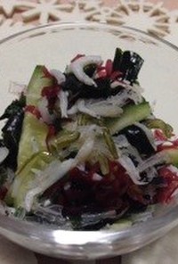 簡単副菜✳︎ニンニクごま油の海藻サラダ