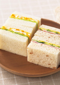ハム・きゅうり＆卵・レタスのサンドイッチ