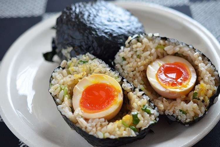 とろ り半熟煮たまごでばくだんおにぎり レシピ 作り方 By 槙かおる クックパッド 簡単おいしいみんなのレシピが360万品