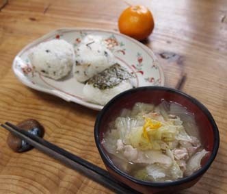 味噌汁：白菜と豚肉の煮浸し風の画像