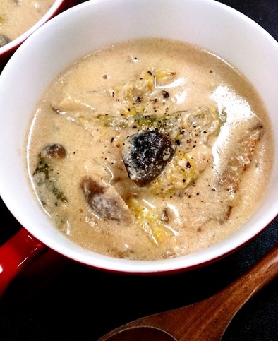 白菜の味噌ミルクスープの写真
