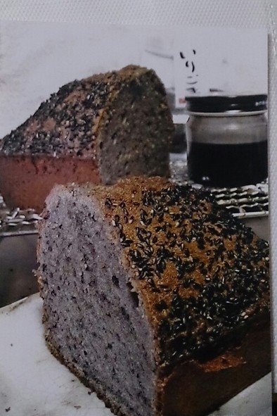 黒ゴマパウンドケーキの写真