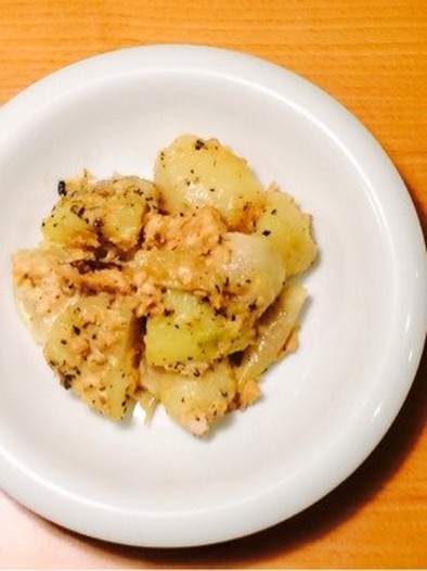 簡単☆鮭缶とジャガイモのマヨバタ煮の写真