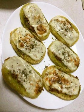 簡単!冷凍ポテトのバシルチーズ焼
