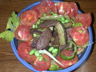 オカズの枝豆牛サラダの写真