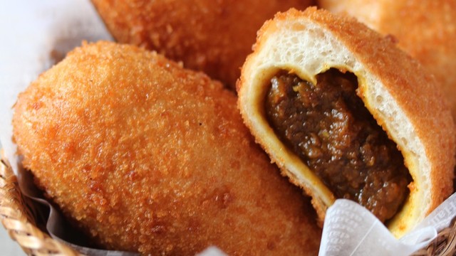 さっくりフワッ 中味もおいしいカレーパン レシピ 作り方 By Hoink クックパッド 簡単おいしいみんなのレシピが358万品