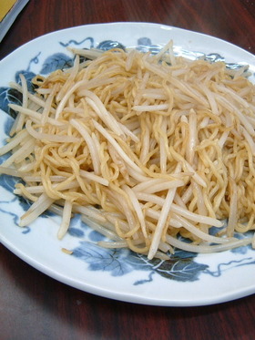 モヤシだけのやきそば