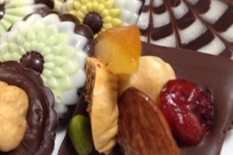 簡単 綺麗なバレンタインチョコ 黒 レシピ 作り方 By Yui Yui クックパッド 簡単おいしいみんなのレシピが354万品