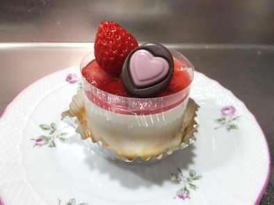 苺のプリンケーキの写真