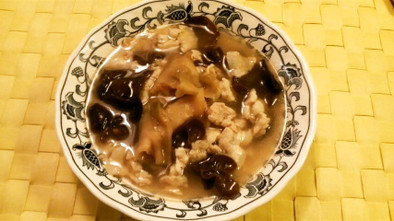 豚バラとザーサイときくらげの中華スープの写真