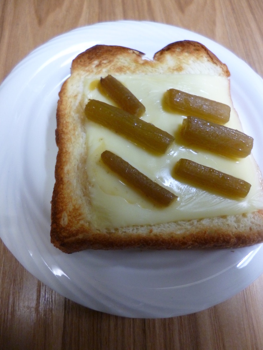 チーズとふきのトーストの画像