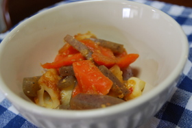 人参と竹輪(と蒟蒻)の甘味噌煮