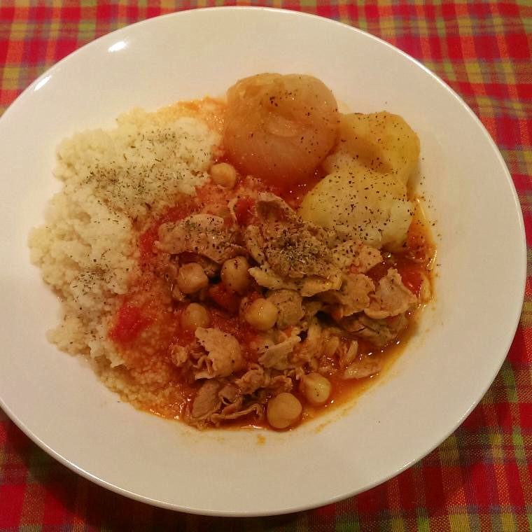 ひよこ豆と豚肉のトマト煮クスクス添えの画像