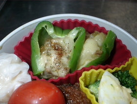 電子レンジで超簡単♪♪ピーマンの肉詰め風