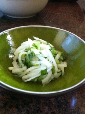 超簡単 大根と大根の葉のお漬物 By Genngenn クックパッド 簡単おいしいみんなのレシピが316万品 超簡単 大根と大根の葉のお漬物 By Genngenn クックパッド 簡単おいしいみんなのレシピが316万品