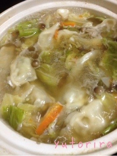 簡単 野菜餃子スープの写真
