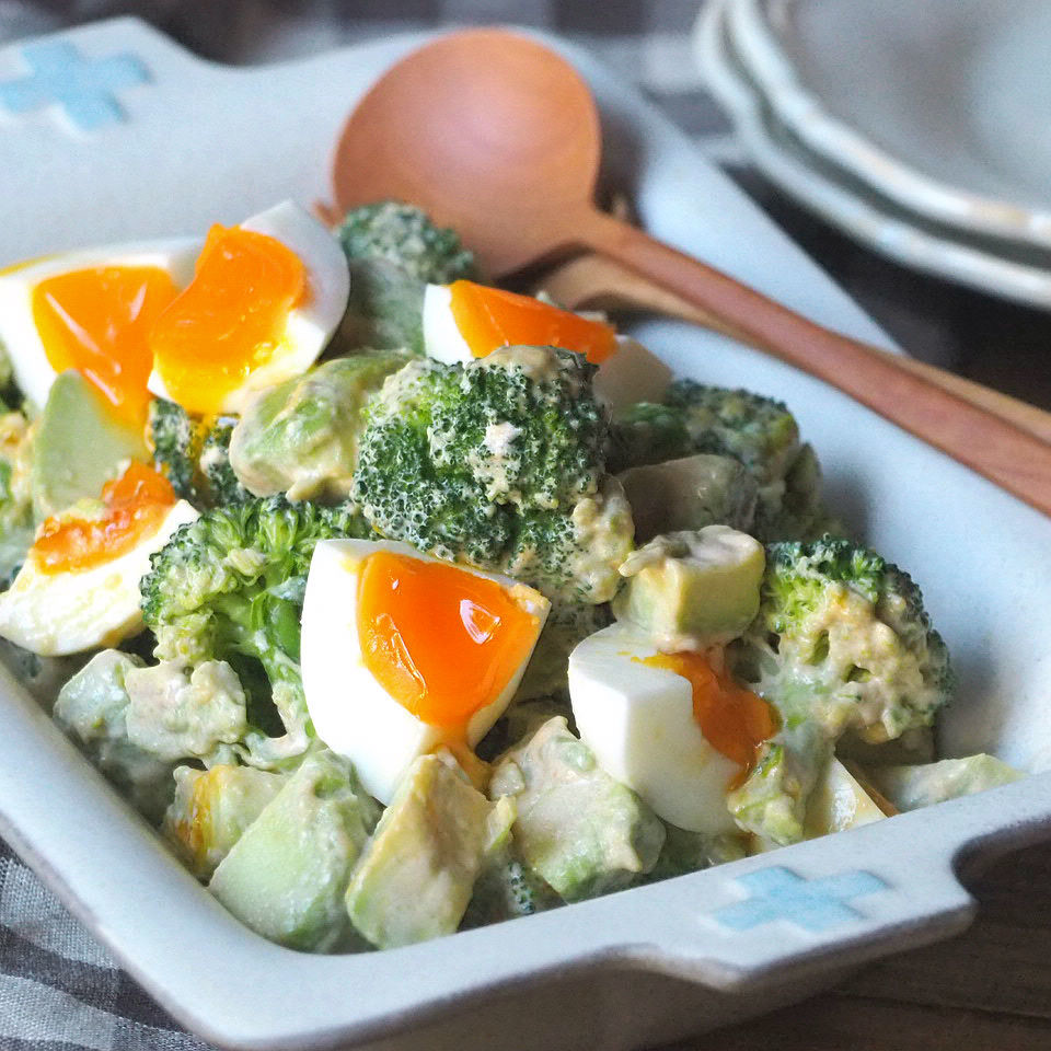 半熟卵とブロッコリーのアボカドサラダ レシピ 作り方 By Emyo クックパッド 簡単おいしいみんなのレシピが375万品
