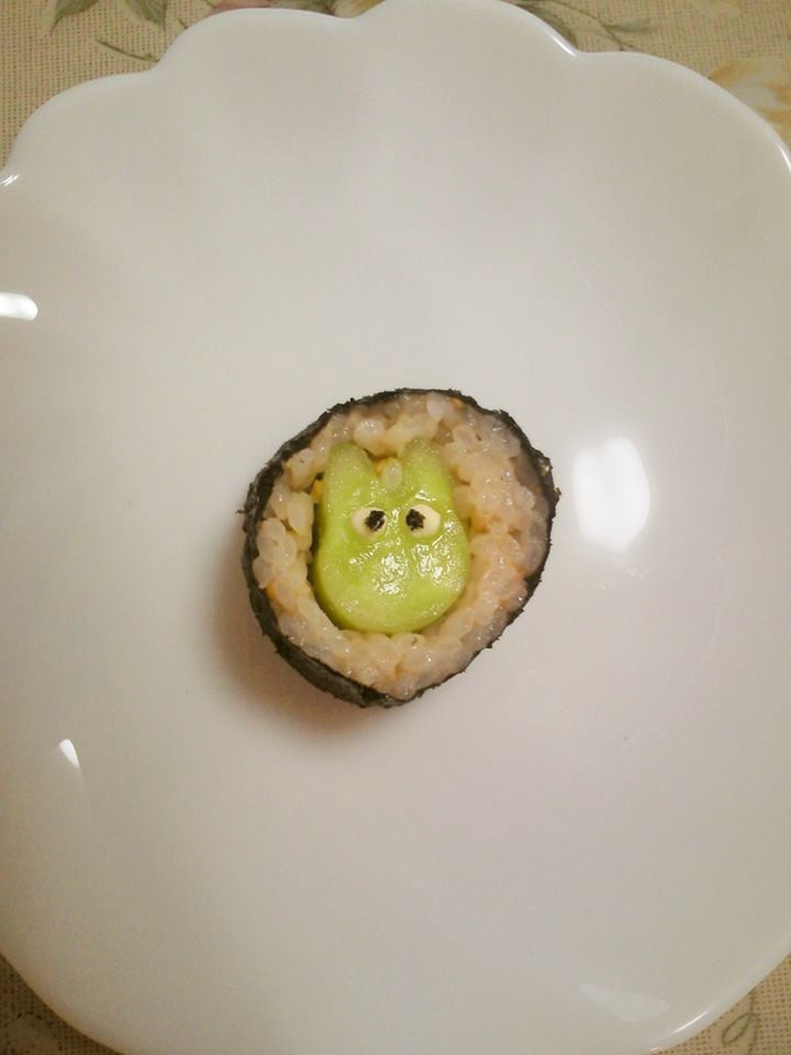 かっぱ巻きでキャラ巻き寿司☆小トトロの画像